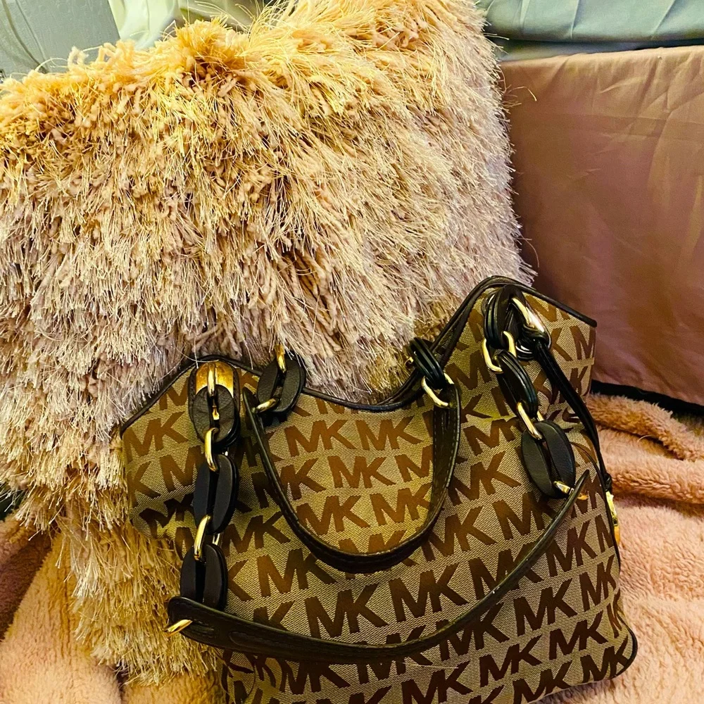 MK purse Michael Kors Sheila Satchel Small Purse Handbag Crossbody  main image 3